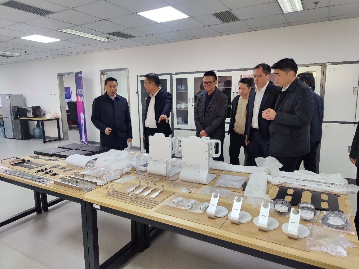 1766976629924357.jpg 参观2.jpg